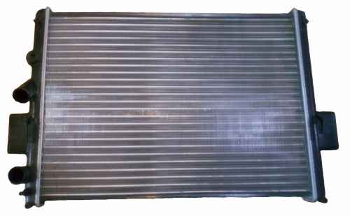 Chłodnica wody
Iveco Daily od roku 1990 i od roku 1996 silnik 2.8 D/TD
Numery katalogowe: 93824070  D7E003TT 93825378 FT55060